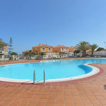 Holiday home Greenside Retreat