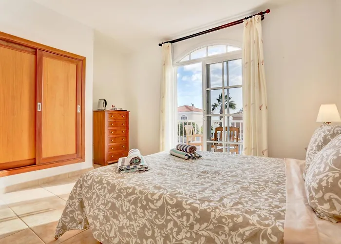 Holiday home Greenside Retreat *